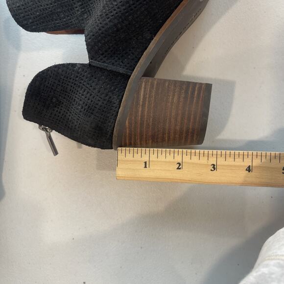 LUCKY BRAND Sz 10 M Black Suede Bootie Boot D’Orsay Back Zip Deep Side Cut 2.5" - Picture 9 of 10